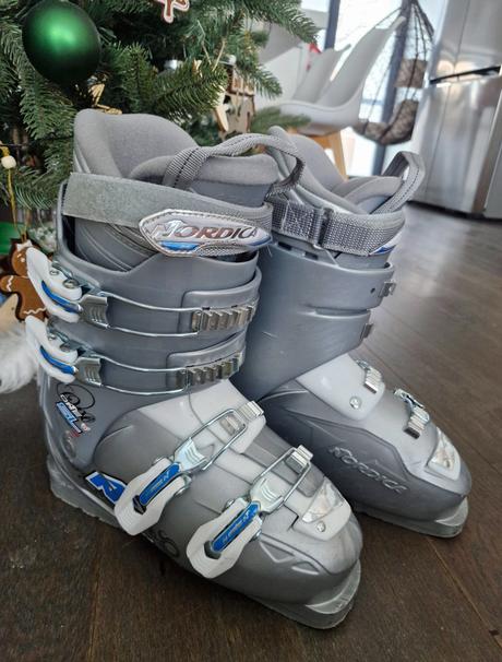 Perfektne lyziarky zn.nordica 295mm/250-255mm, nordica,38