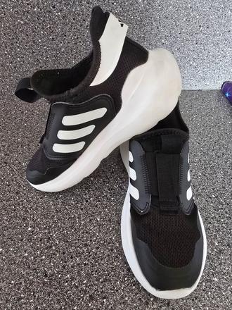 Botasky, adidas,35