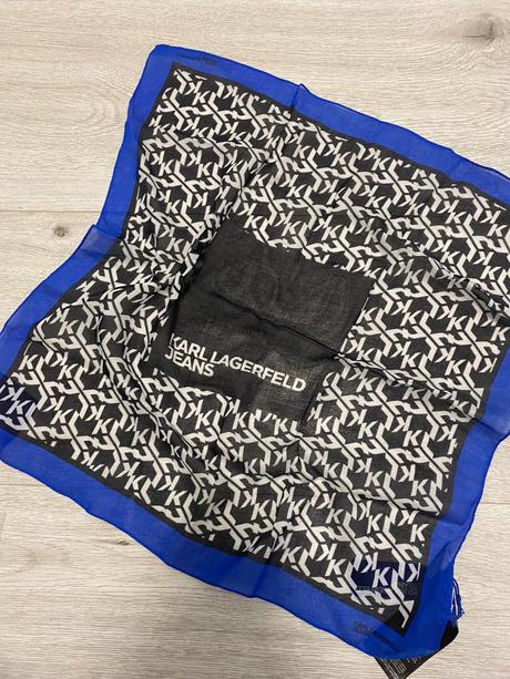 Šatka karl lagerfeld, 