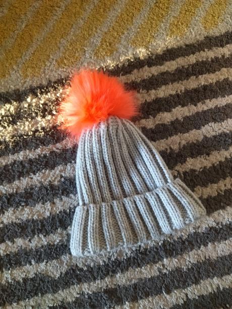 Čiapka s brmbolcom 146/158, primark,146