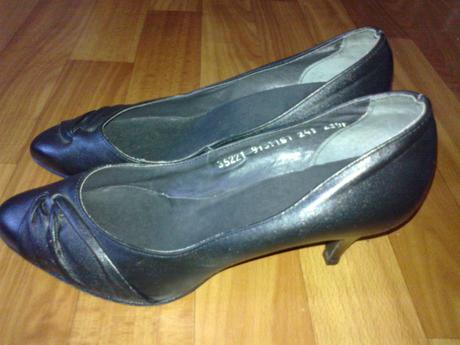 Čierne lodičky, 39