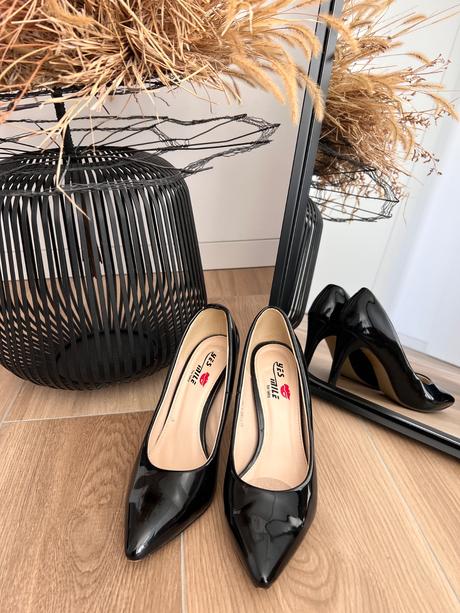 Čierne lodičky, 36