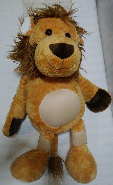 Plyšák lenny lev na nacvičovať infúznej súpravy, 