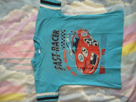 Dve autíčkové tričká, 98