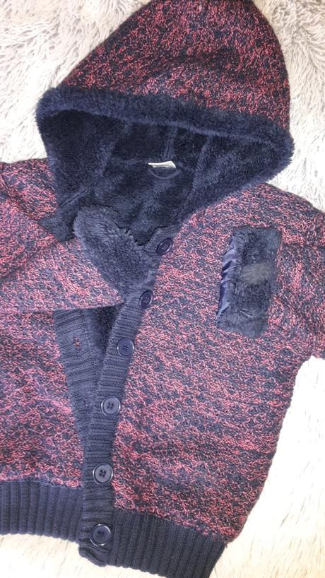 Zatepleny svetrik s kozusinkou, dirkje,98