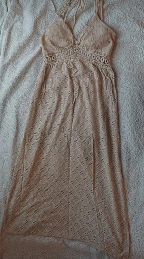 Nádherné dlhé letné šaty s odhaleným chrbtom, 