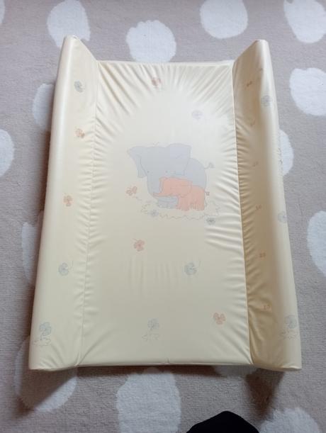 Prebaľovacia podložka na detskú postieľku, 