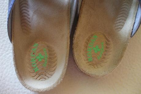 Kvalitné papučky s klenbou, skoro nenosené, 27