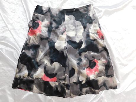 Kvalitna velmi pekna sukna, 42