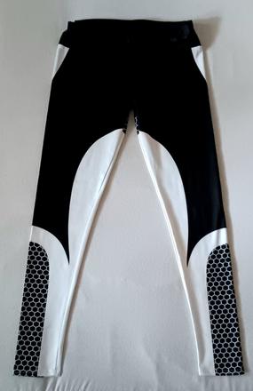 Športové legíny, l