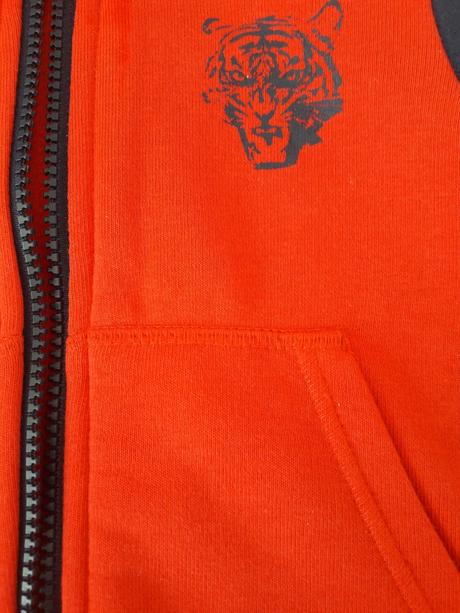 Darujem mikinku c.86-92 za poštovné 3,90 eur, lupilu,86