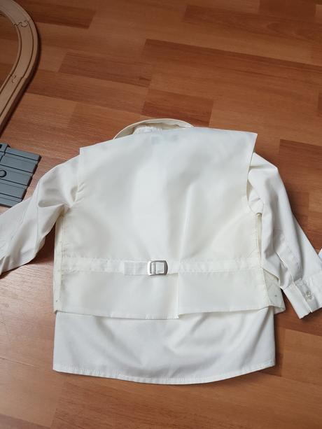 Slávnostný chlapčenský oblek, 86