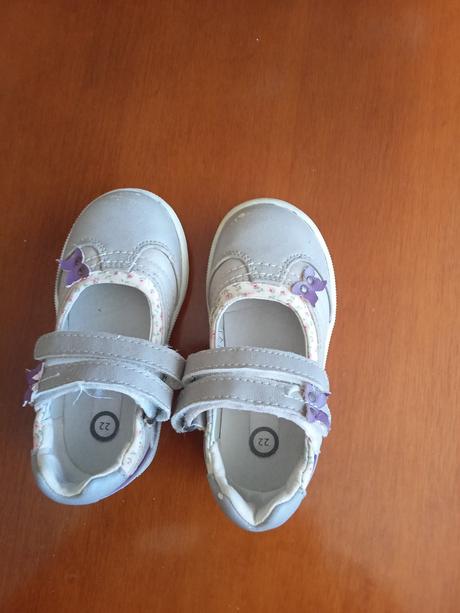 Topánočky s motýlikom, 22