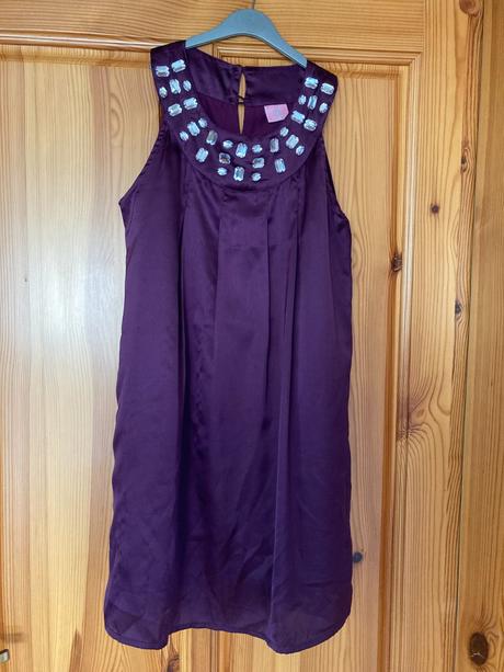 Fialové šaty, cherokee,146