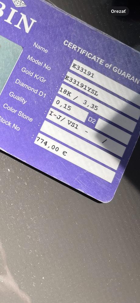 Nausnice s diamantmi, 