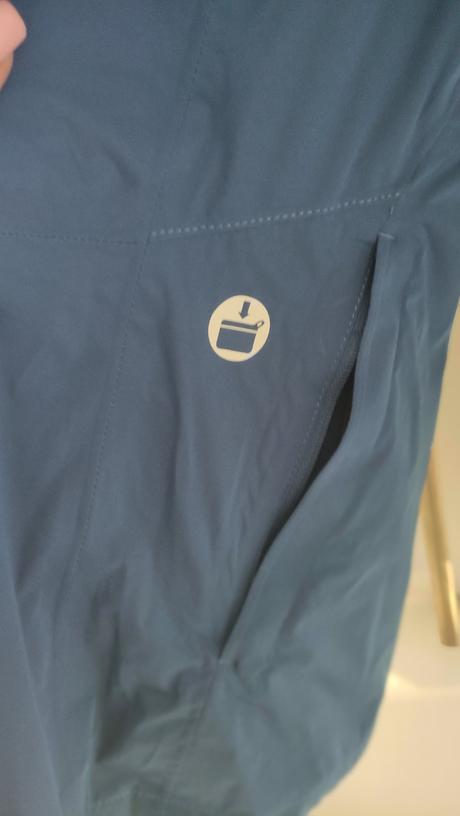 Tenšia vodeodolná bunda, 36