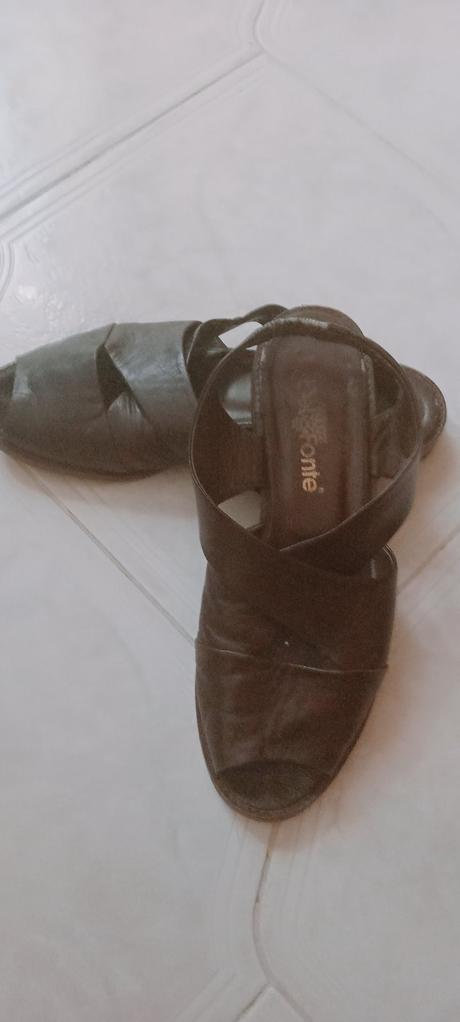 Kožené sandále, 39