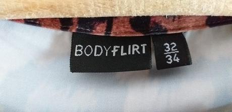 Elastické letné šaty, 34