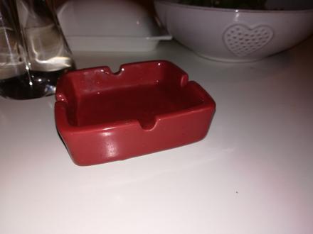 Keramický popolnik,