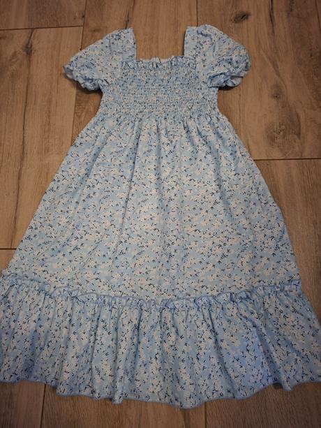 Nadherne kvetinove saty, 146