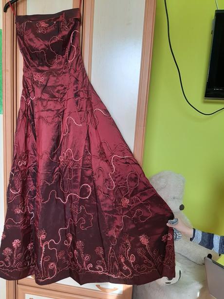 Spoločenské šaty, 38