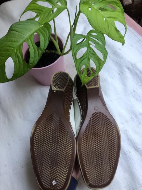 Kožené biele sandálky/ kožené biele topánky, 40