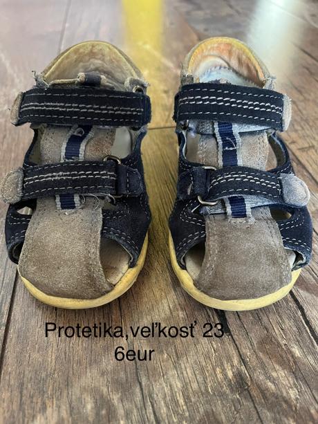 Sandalky, protetika,23