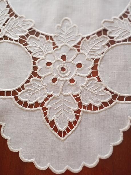 Súprava obrusov richelieu, 