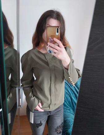 Elegantná khaki blúzka s ozdobnými gombíkmi, 