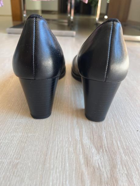 Kozene lodicky - hruby opatok, humanic,41