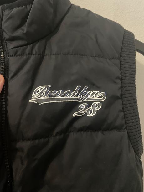 Chlapčenská vesta, 140