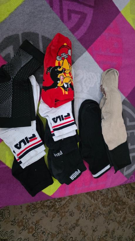 Ponozky 50ks rozne č.39/42 ,2 ciapky ,5 gatiek, 39