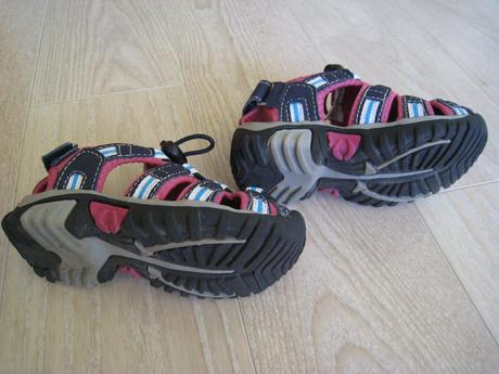 Krásne športové sandálky takmer nové, mckinley,23