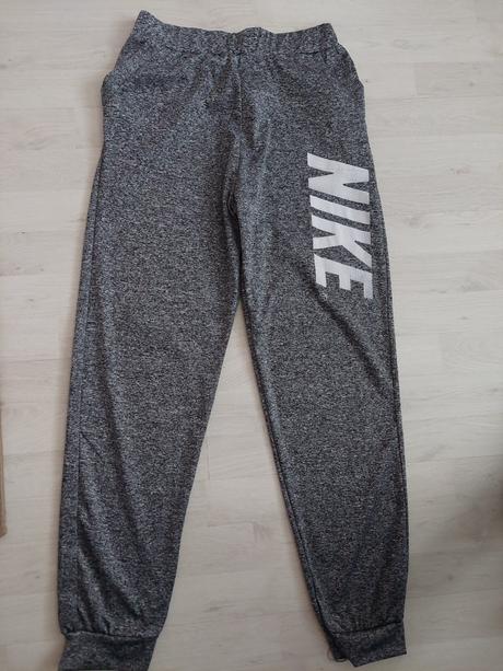 Športové tepláky-legíny s, nike,s
