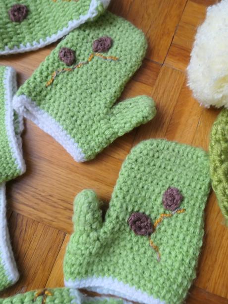 Rukavicky,stucne,sal, 2 ciapky dievcatkova kolekc., 116