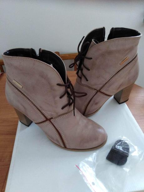 Nenosené kožené čižmy oteplené v.35,5, 35