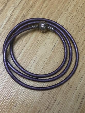 Koženy naramok pandora, pandora