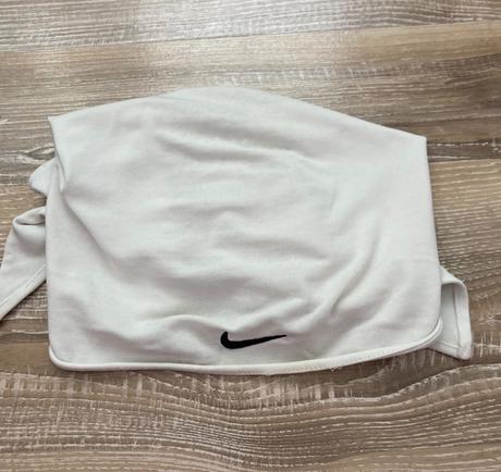 Šatka na hlavu, nike