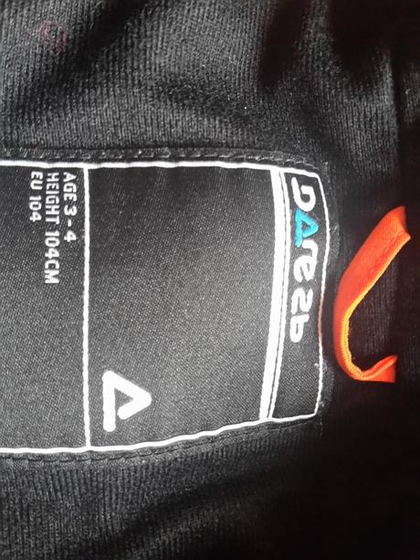 Lyziarska vetrovka, 92