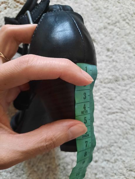 Vysoké mäkké sandálky venturini kožené 37, 37