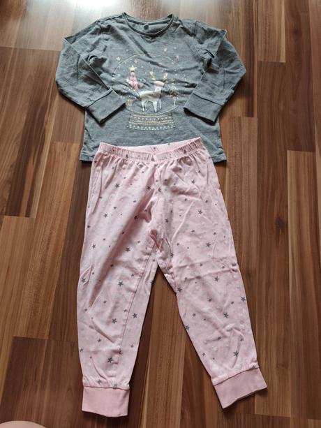 Balík vecí pre dievča vo veľkosti 3-4 roky, 104–116