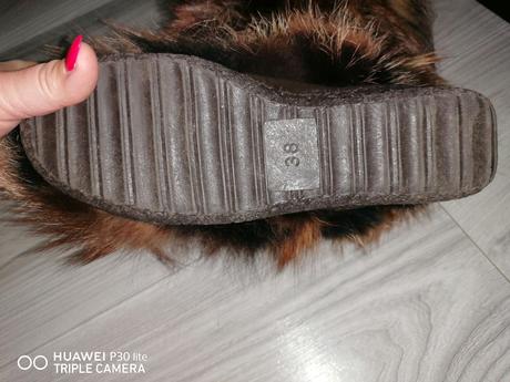 Pravé kozusinove čižmy diavolezza, armani,38