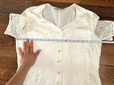 Hodvábna blúzka s čipkovanými rukávmi, xl