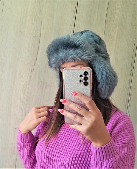 Dámska zimná čiapka,