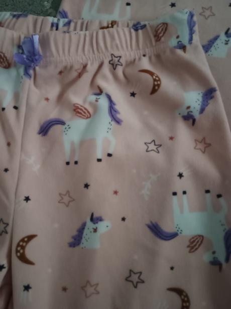 Teplé pyžamko, 146