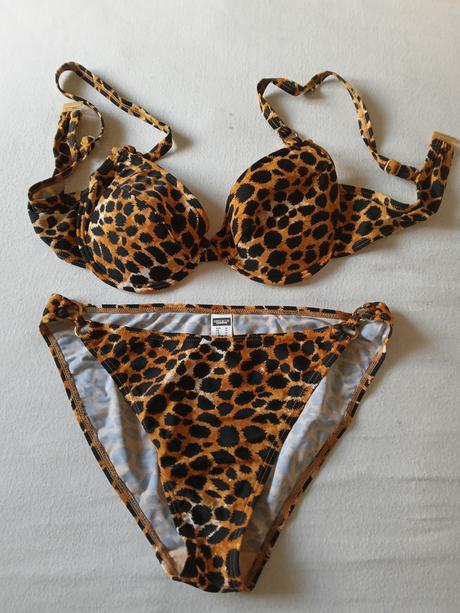 Perfektné plavky, 42