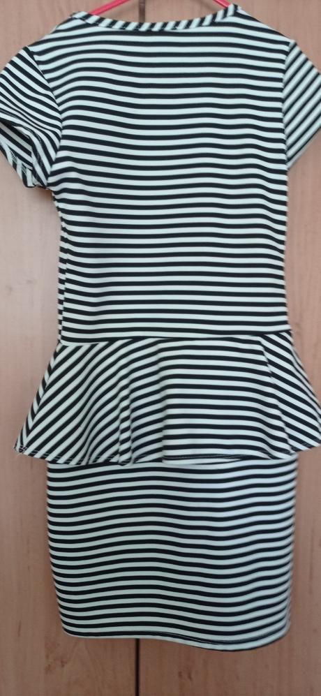 Dievčenské šaty, 134