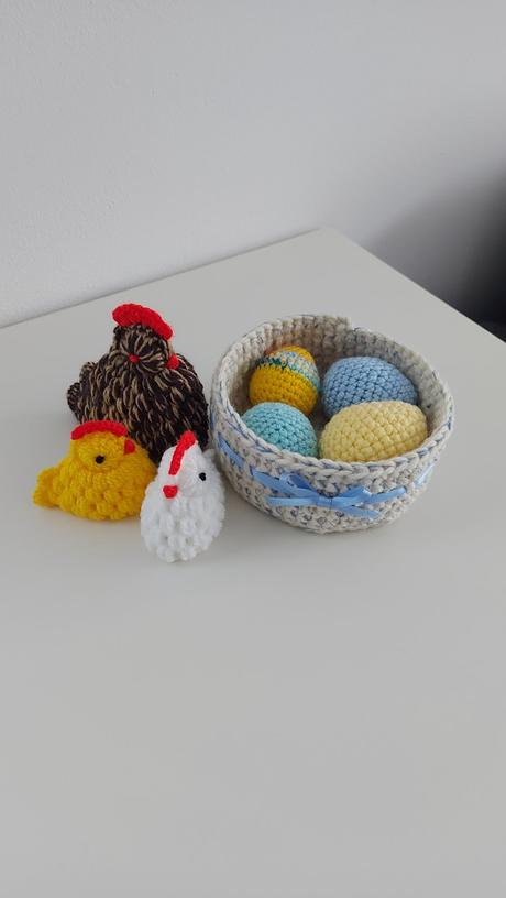 Veľkonočná dekorácia s háčkovaným košíčkom 2, 