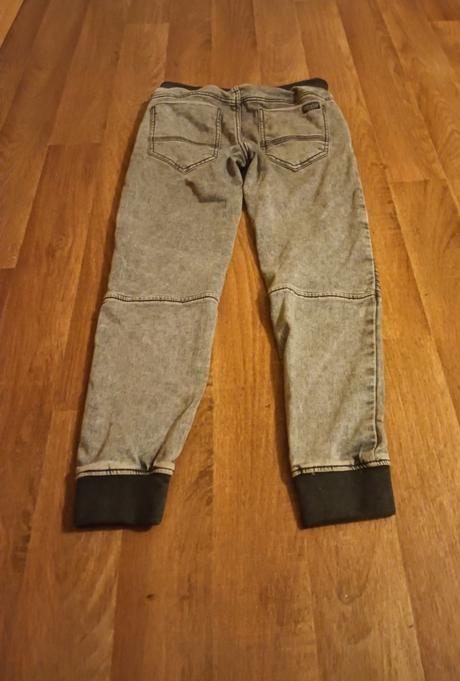 Chapter yong nohavice, chapter young,146