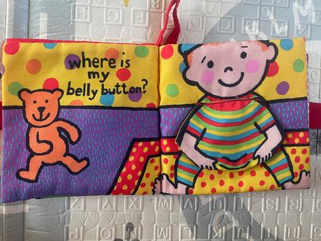 Textilná kniha where is my belly button, 